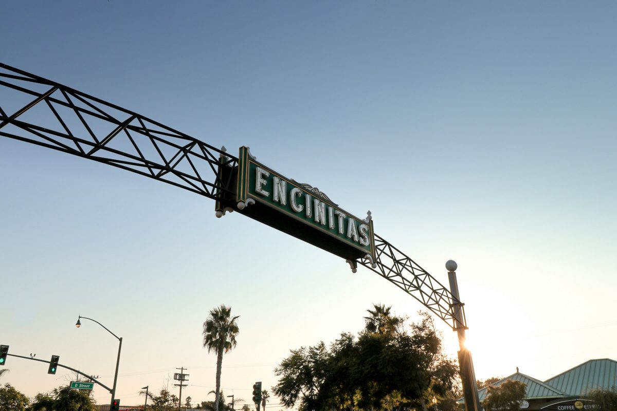 The Encinitas sign over Highway 101