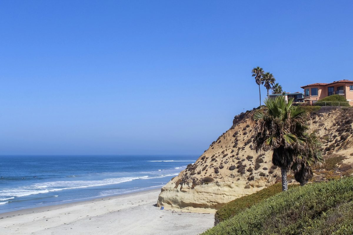 Bluffs and beach in Solana Beach